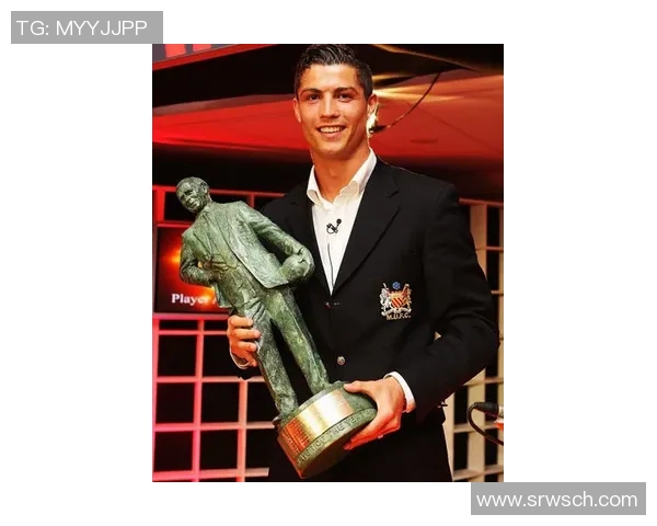 黄伟的足球人生深度对话:从绿茵场到人生哲学的探索与反思 黄伟的足球人生深度对话:从绿茵场到人生哲学的探索与反思