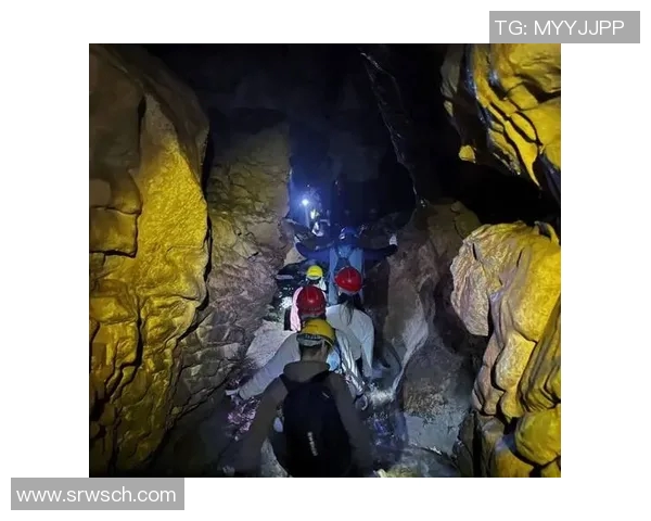 重庆攀岩队的阵地战揭秘:探索攀岩深度与团队精神的完美结合 重庆攀岩队的阵地战揭秘:探索攀岩深度与团队精神的完美结合