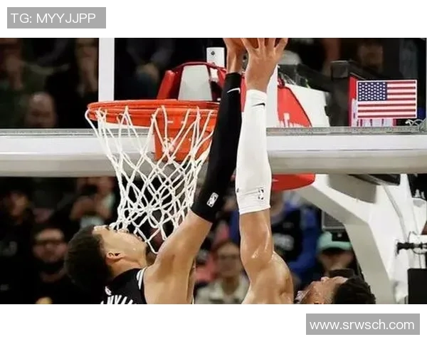 文班亚马首场比赛表现惊艳五次盖帽并成功隔扣字母哥引发热议 文班亚马首场比赛表现惊艳五次盖帽并成功隔扣字母哥引发热议